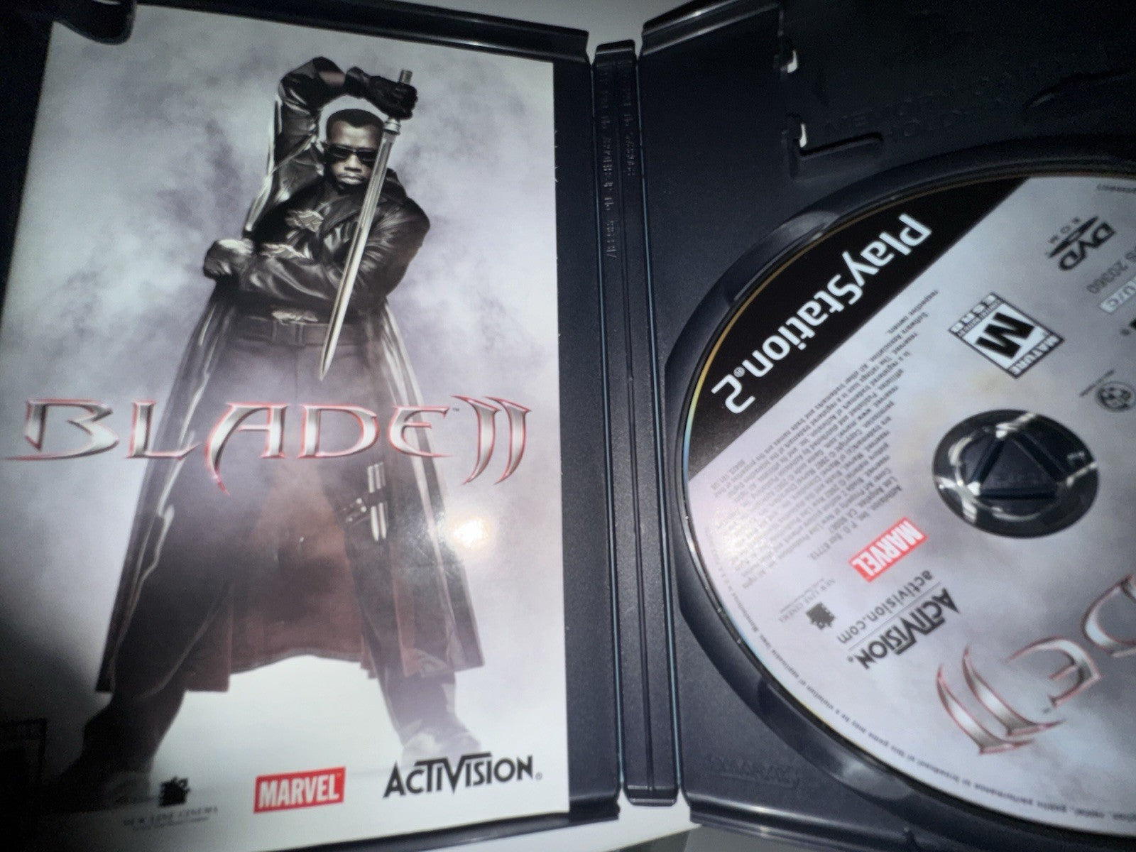 Blade II 2 (PlayStation 2, 2002) W/FRENCH MANUAL ONLY PS2