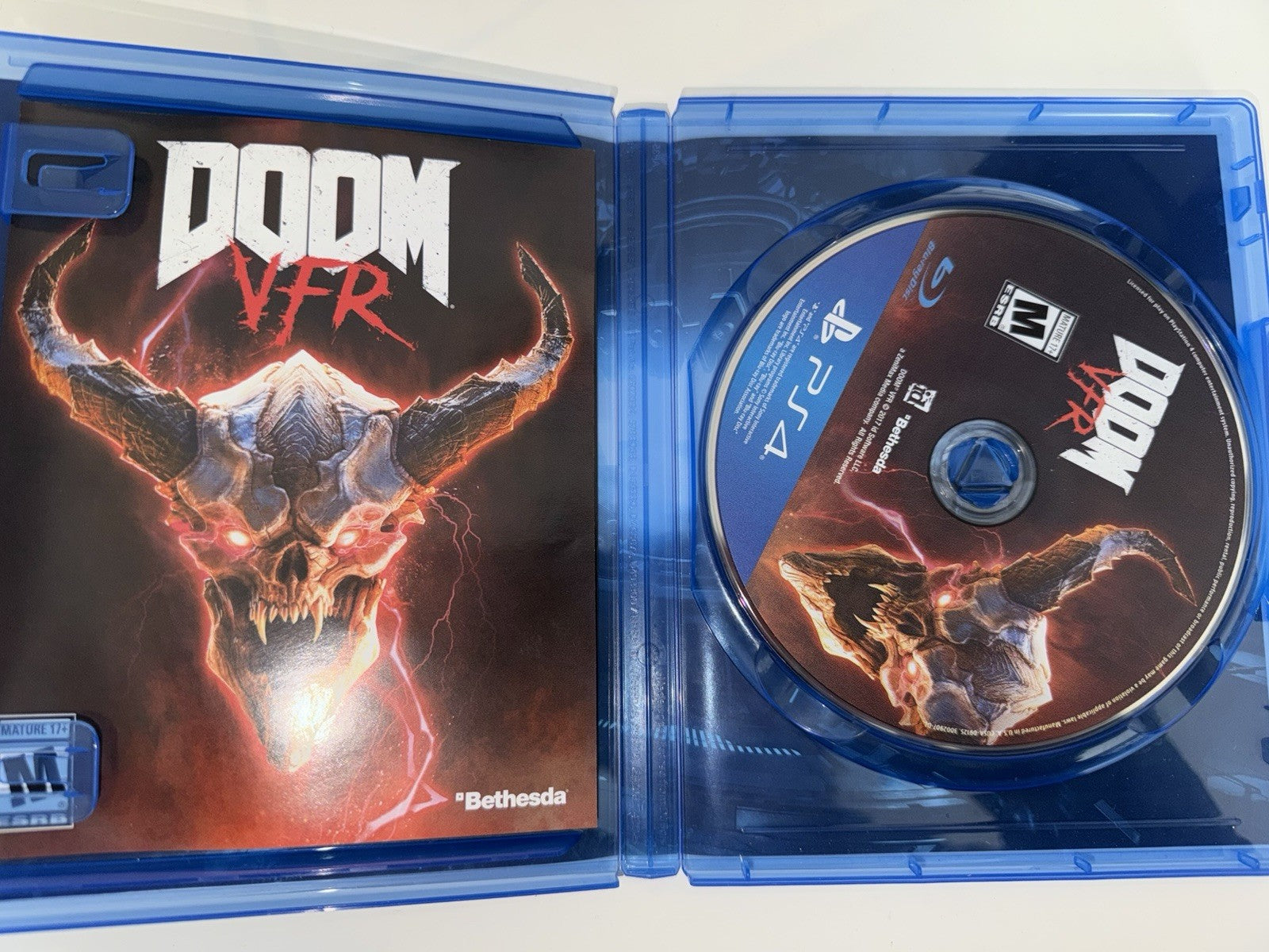 DOOM VFR (Sony PlayStation 4, 2017) CIB COMPLETE PS4