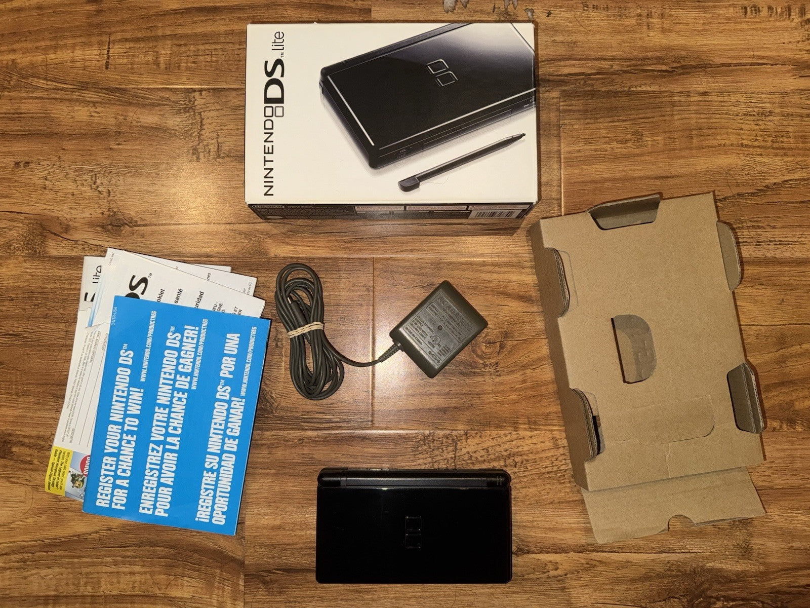 Nintendo DS Lite Onyx Black System Complete CIB Great Condition! S/N Match!