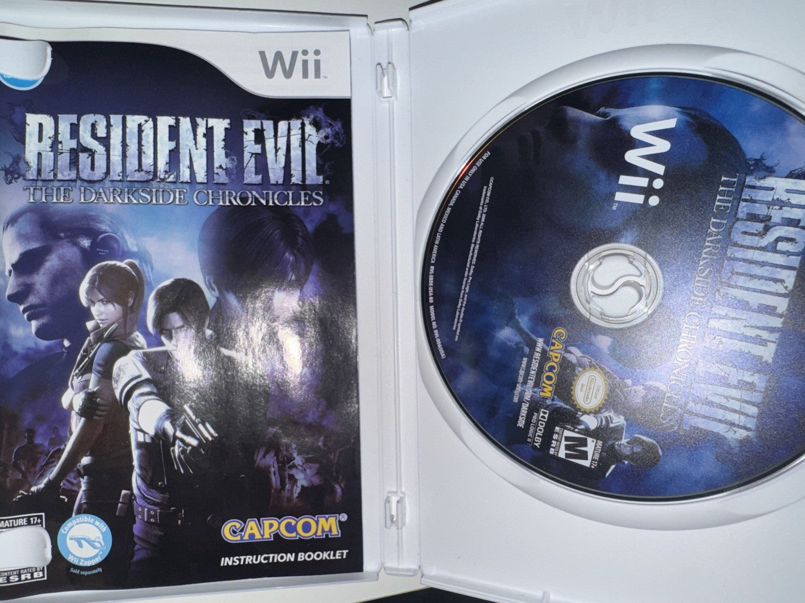 Resident Evil: The Darkside Chronicles (Nintendo Wii, 2009) CIB COMPLETE +MANUAL