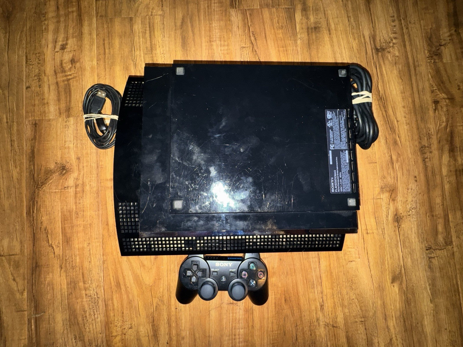 Sony PlayStation 3 PS3 CECHA01 60 GB Console Backwards Compatible W/Controller